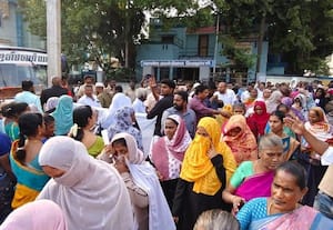  பேரூராட்சி அலுவலகத்தை முற்றுகையிட்ட மக்கள்