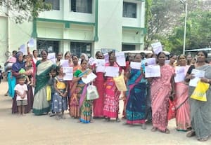  பட்டா கோரி வட்டாட்சியர் அலுவலகத்தை முற்றுகையிட்ட ஜானகிபுரம் கிராமத்தினர்