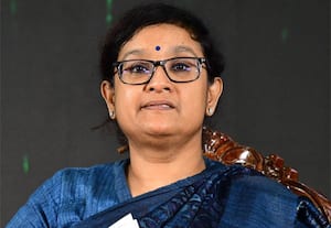  வாக்காளர்கள் அளிக்கும் படிவங்களை அரசியல் கட்சியினர் வழங்க அனுமதி