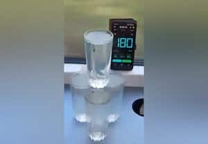  180 கி.மீ., வேகத்தில் சீறிய 'வந்தே பாரத் ஸ்லீப்பர்' ரயில்: ஆடாத தண்ணீர் டம்ளர்