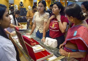 தங்கம் விலை சவரனுக்கு ரூ.320 குறைந்தது; ஒரு சவரன் ரூ.99,520!