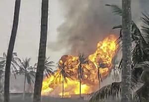  எண்ணெய் கிணற்றில் காஸ் கசிவு; தீ விபத்தால் ஆந்திர கிராமத்தில் பீதி