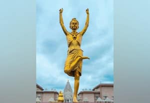  யோகி நீல்கண்ட் வர்ணிக்கு தென் ஆப்ரிக்காவில் வெண்கல சிலை