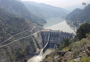 செனாப் நதி குறுக்கே அணை கட்டும் பணி வேகமெடுத்தது! நீராதாரம் கேள்விக்குறி ஆனதால் பாக்., அதிர்ச்சி.. சிந்து நதிநீர் ஒப்பந்த மீறல் என கதறல்