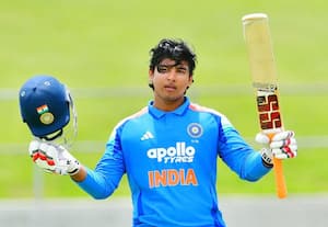 வைபவ் சூர்யவன்ஷி உலக சாதனை * 74 பந்தில் 127 ரன் விளாசினார்