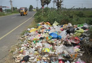 புகார் பெட்டி: ﻿ காஞ்சிபுரம்;   சாலையோரம் குப்பை குவியல்  ஏனாத்துாரில் சுகாதார சீர்கேடு