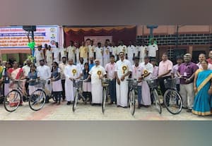 கணக்கன்குப்பம் பள்ளியில் மாணவர்களுக்கு சைக்கிள் வழங்கல்
