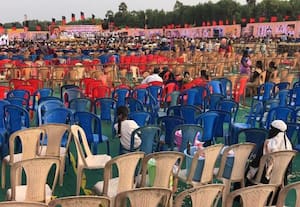  பொங்கல் பரிசு வழங்கும் விழாவில் அமைச்சர் வரும்முன் மக்கள் 'எஸ்கேப்'