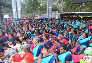  அங்கன்வாடி ஊழியர்கள் காத்திருப்பு போராட்டம்