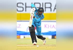  கிரிக்கெட் போட்டிகளில் சாதிக்கும் கர்நாடக வீரர் ஸ்மரன் ரவிச்சந்திரன்