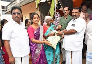  விருதையில் பொங்கல் பரிசு தொகுப்பு வழங்கல் 