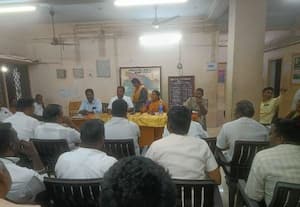  குப்பை கொட்டும் போராட்டம் பேச்சுவார்த்தையில் தீர்வு  