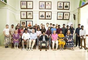  ஜெர்மன் மாணவர்கள் கவர்னருடன் கலந்துரையாடல்