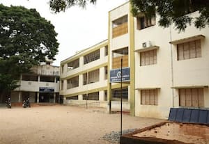  பழமை வாய்ந்த பூந்தோட்டம் நகராட்சி உயர்நிலைப் பள்ளி கூடுதல் வகுப்பறை கட்டடங்கள் கட்டி முடிக்க நடவடிக்கை தேவை