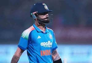 பறிபோனது சதம்... கிரிக்கெட் வரலாற்றில் புதிய மைல் கல்லை எட்டிய கோலி!