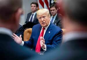 வெனிசுலா கச்சா எண்ணெய் வருவாய் அமெரிக்காவின் பாதுகாப்பில் இருக்கும்: அதிபர் டிரம்ப் உத்தரவு