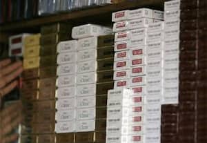  வரி உயர்வு அமலுக்கு முன்பே பதுக்கல்; பல இடங்களிலும் சிகரெட் விலை 'விர்ர்'