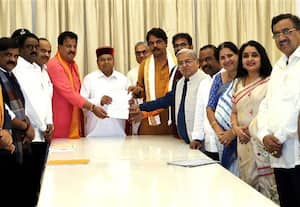  கோகிலு லே-அவுட்டில் சட்டவிரோதமாக வசித்தவர்களுக்கு வீடு தரக்கூடாது கவர்னரிடம் பா.ஜ., தலைவர்கள் மனு