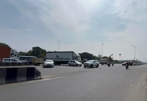  போக்குவரத்து போலீசார் இல்லாத சந்திப்பில் தாறுமாறாக திரும்பும் வாகனங்களால் விபத்து அபாயம்