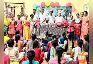  ஆதரவற்ற மாணவர்களுக்கு புத்தாடைகள் வழங்கல்