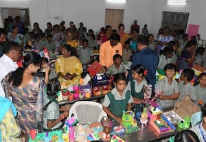  'வேஸ்ட் ஆப் ஆர்ட் ' படைப்பு  கண்காட்சி 