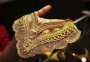 தங்கம் விலை சவரனுக்கு ரூ.880 உயர்வு: வெள்ளி விலையும் புதிய உச்சம்