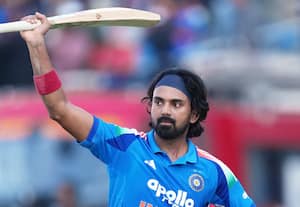 இந்திய அணி பவுலர்கள் ஏமாற்றம் * ராகுல் சதம் வீணானது