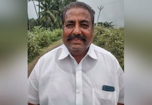  பள்ளங்களில் தேங்கிய நீரை பாசனத்திற்கு பயன்படுத்த முடியாத அவலம் பெரியகுளம் வேளாங்குளம் கண்மாய் விவசாயிகள் பாதிப்பு