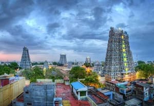  மீனாட்சி கோவில் அறங்காவலர்கள் பொறுப்பேற்பு: மீண்டும் தலைவராக அமைச்சரின் தாய் தேர்வு