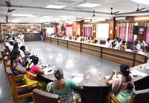  குப்பைகள் அள்ளுவதில்லை; சாக்கடை வழிந்தோடுகிறது: மாநகராட்சி கூட்டத்தில் கவுன்சிலர்கள் சரமாரி புகார்