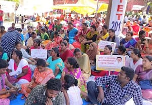  போராட்டக்காரர்களுக்கு கிலுகிலுப்பை காட்டும் அரசு!