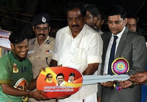  அனல் பறந்த ஆடுகளமும்... அலப்பறை காட்டிய காளைகளும்... அதிர வைத்த மதுரை அவனியாபுரம் ஜல்லிக்கட்டு