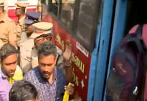 பண்டிகை நாளிலும் போராட்டம்; சென்னையில் 22வது நாளாக போராடிய ஆசிரியர்கள் கைது