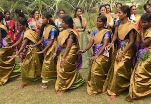  மலைவாழ் கிராம மக்கள் பொங்கல் கொண்டாட்டம்