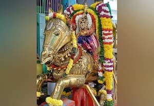  குதிரை வாகனத்தில் சுந்தரராஜ பெருமாள்