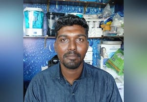  ரோடு வரை ஆக்கிரமித்துள்ள கடைகளால் நெருக்கடி நெரிசலால் சாத்துார் வடக்கு ரத வீதியில் மக்கள் அவதி