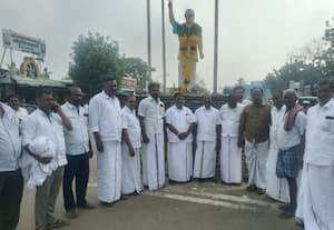  எம்.ஜி.ஆர்., சிலைக்கு அ.தி.மு.க.,வினர் மரியாதை