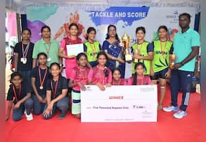 மாணவ - மாணவியருக்கு கேடயம்