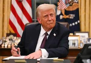 கிரீன்லாந்தை கைப்பற்றுவதை எதிர்ப்பவர்கள் மீது வரி; அதிபர் டிரம்ப் மிரட்டல்