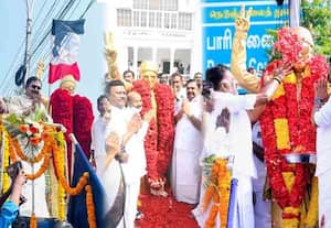 எம்ஜிஆர் 109வது பிறந்த நாள்...  இபிஎஸ், ஓபிஎஸ், டிடிவி தினகரன் மலர்தூவி மரியாதை