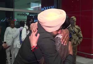 ஈரானில் தொடரும் வன்முறை; விமானத்தில் டில்லி திரும்பிய இந்தியர்கள்!