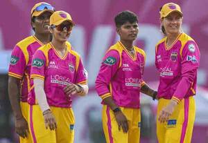 உ.பி.,யிடம் வீழ்ந்தது மும்பை: லானிங், லிட்ச்பீல்ட் அரைசதம்