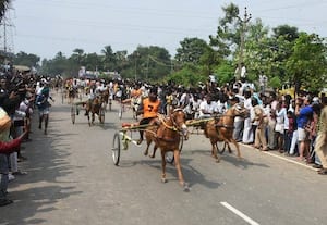  திருக்கடையூரில் ரேக்ளா பந்தயம் ஆயிரக்கணக்கில் மக்கள் திரண்டனர்