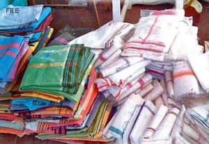 இலவச வேட்டி, சேலைகள் எங்கே சென்றன? அரைகுறை வினியோகத்தால் மக்கள் கேள்வி