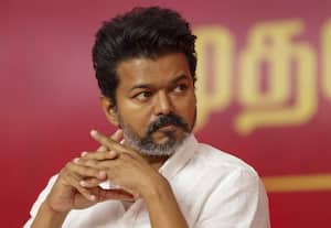  மீண்டும் சி.பி.ஐ., விசாரணை டில்லி சென்றார் விஜய்