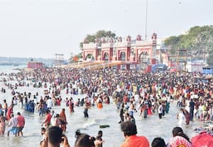  தை அமைவாசை: ராமேஸ்வரம் அக்னி தீர்த்தத்தில் நீராடிய பக்தர்கள்