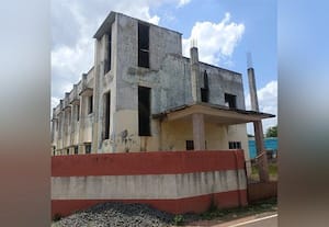  பயன்பாட்டிற்கு வராத சமுதாயக்கூடம் 10 ஆண்டுகளாக மக்கள் வரிப்பணம் வீண்