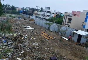  துாய்மை பணியாளர்களுக்கான 'ஷெட்' ஏரி அருகே அமைக்க மக்கள் எதிர்ப்பு