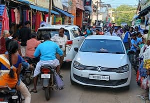  சிங்கம்புணரியில் டூவீலர்களால் நெரிசல்