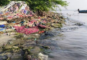  தீர்த்தாண்டதானத்தில் அசுத்தமான கடற்கரை: பக்தர்கள் அவதி